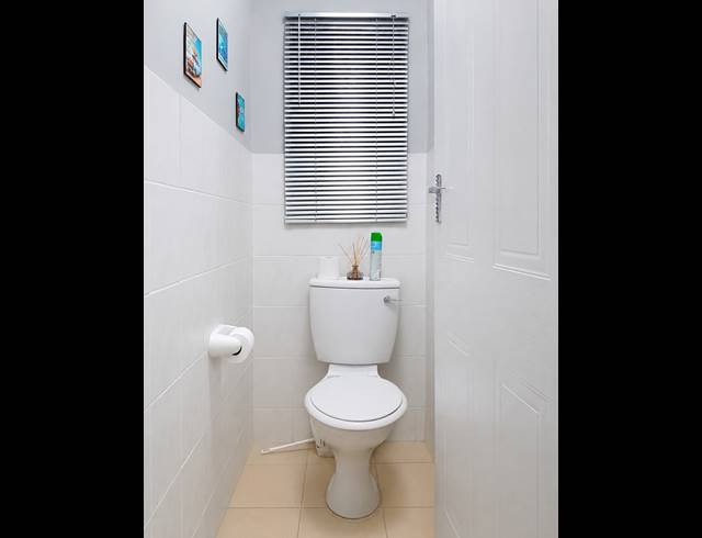 2 BEDROOM SECTIONAL TITLE FOR SALE IN SCOTTBURGH CENTRAL